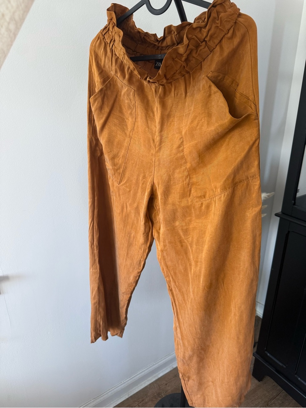 Zara women’s Trousers in Rust